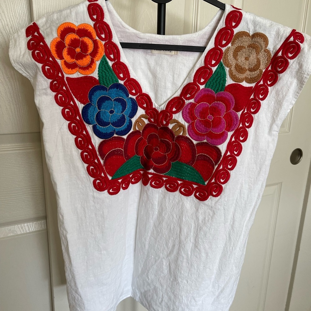 Beautiful embroidery flower women’s top